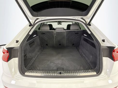 Used 2019 Audi Q8 Premium w/ Convenience Package AWD/4WD image 27