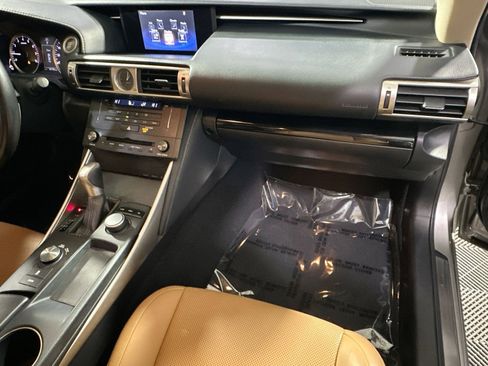 Used 2016 Lexus IS 200t image 36