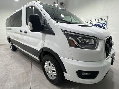 Used 2023 Ford Transit 350 XLT image 2
