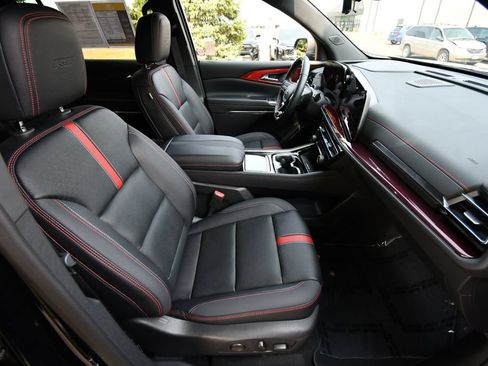 Used 2025 Chevrolet Traverse RS w/ LPO, Floor Liner Package AWD/4WD image 22