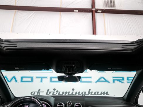 Used 2017 Bentley Bentayga image 37