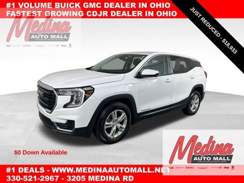 Used 2023 GMC Terrain SLE image 1