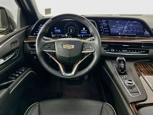 Certified 2024 Cadillac Escalade Premium Luxury w/ Performance Package AWD/4WD image 29