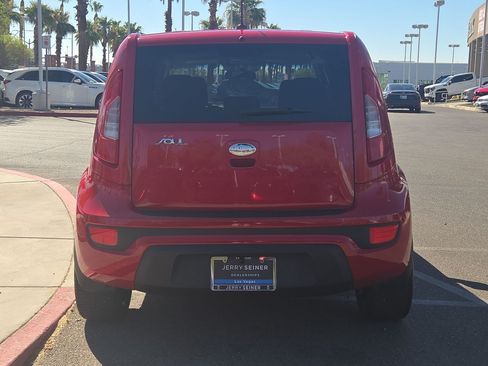 Used 2013 Kia Soul FWD image 4