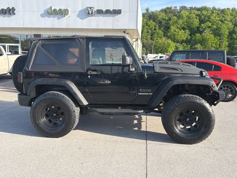 Used 2011 Jeep Wrangler Sport AWD/4WD image 2