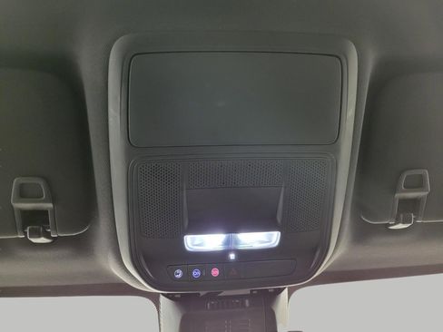 Used 2025 Chevrolet Equinox LT image 19