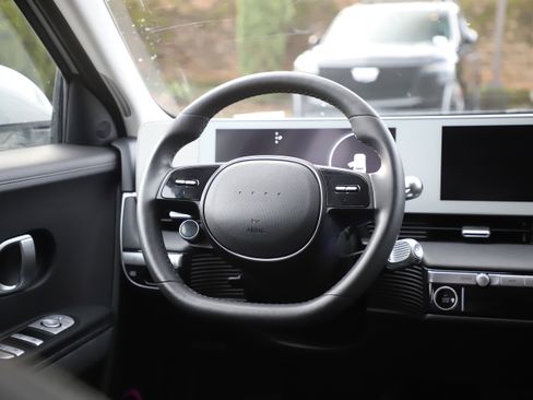 Used 2023 Hyundai Ioniq 5 SEL image 15