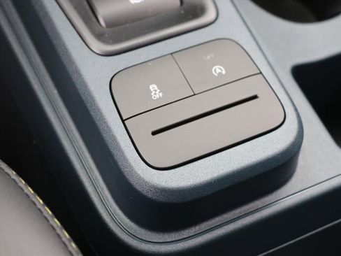 New 2025 Ford Maverick Lobo image 25