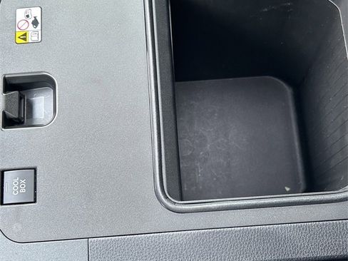 Used 2025 Toyota Land Cruiser image 31