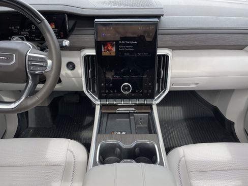 Certified 2025 GMC Acadia Denali w/ Super Cruise Package image 15