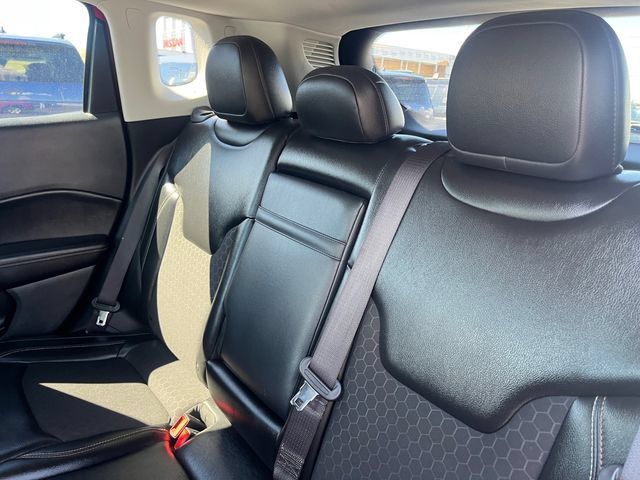 Used 2018 Jeep Compass Latitude w/ Popular Equipment Group AWD/4WD image 22
