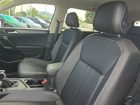 Used 2024 Volkswagen Tiguan SE FWD image 16
