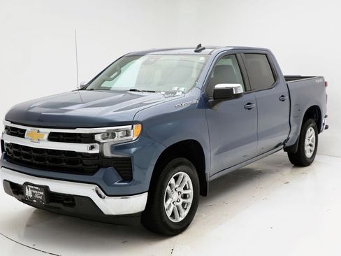 Used 2024 Chevrolet Silverado 1500 LT image 2