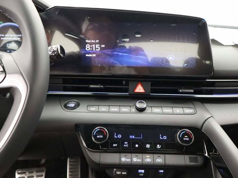 New 2026 Hyundai Elantra SEL Sport image 9