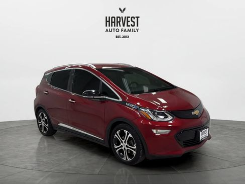 Used 2020 Chevrolet Bolt Premier w/ Infotainment Package FWD image 10