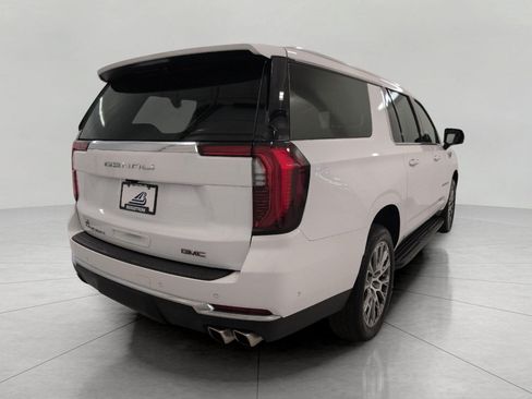Used 2025 GMC Yukon XL Denali AWD/4WD image 19