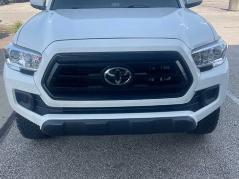 Used 2023 Toyota Tacoma SR AWD/4WD image 4