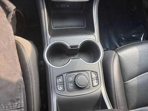 Used 2020 GMC Terrain SLT FWD image 15