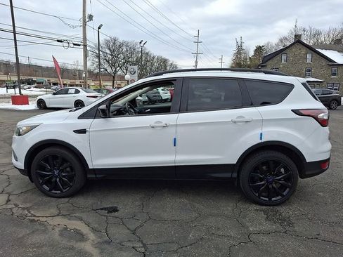 Used 2017 Ford Escape SE w/ Equipment Group 201A image 4