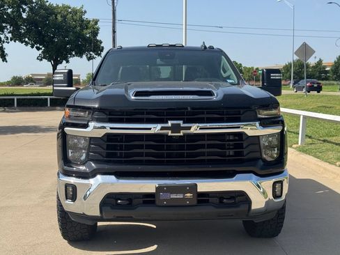Used 2024 Chevrolet Silverado 2500 LT w/ Texas Edition AWD/4WD image 2