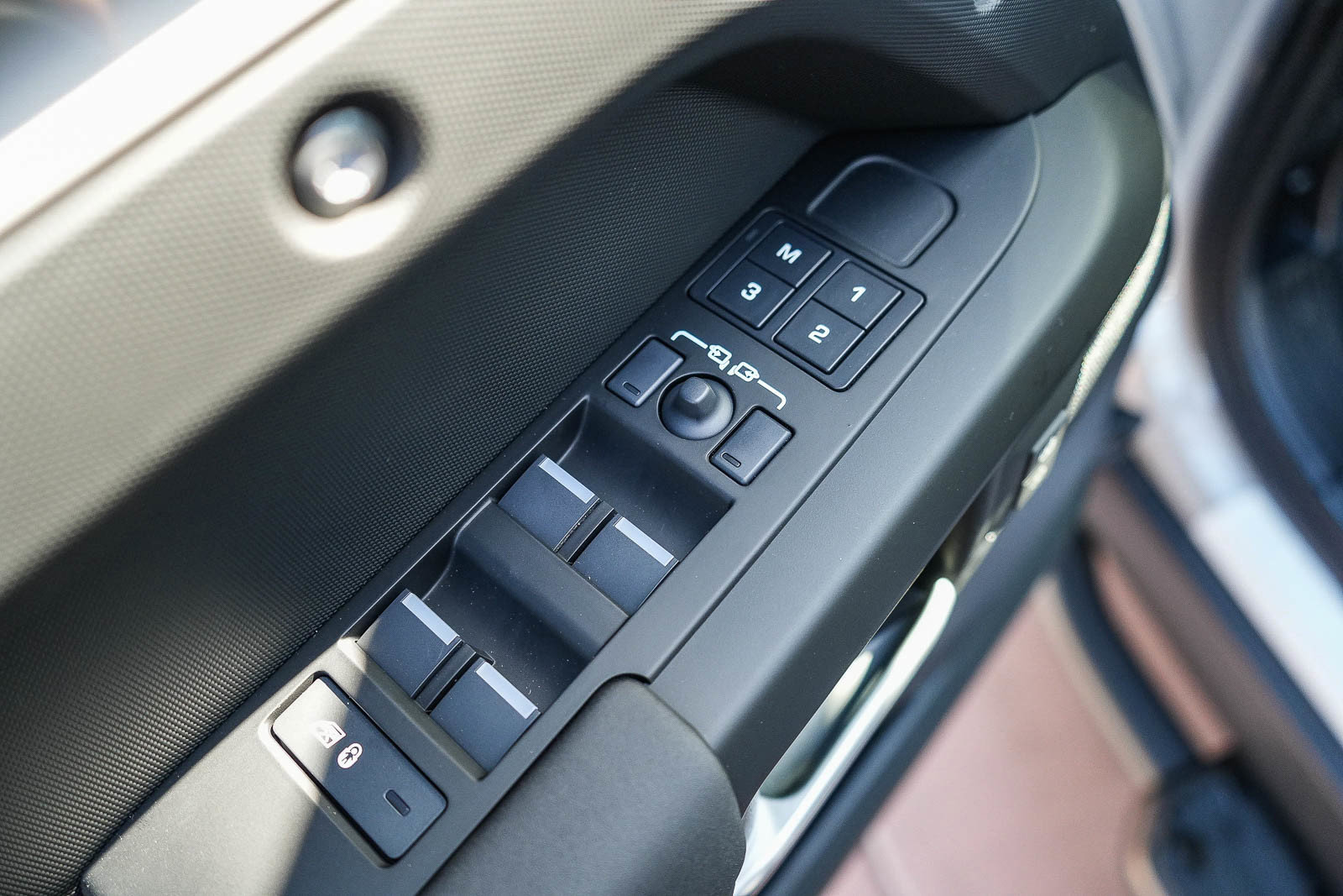 New 2026 Land Rover Defender 110 S AWD/4WD image 20