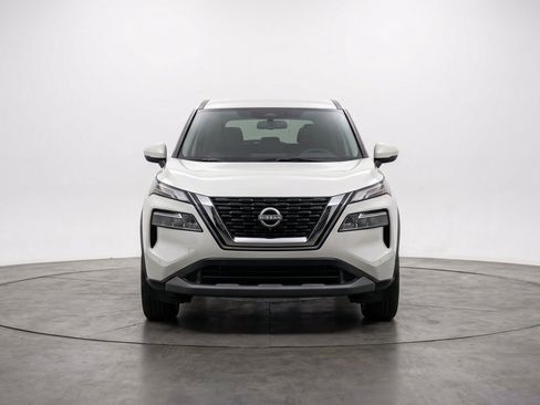 Used 2025 Nissan Rogue SV AWD/4WD image 2