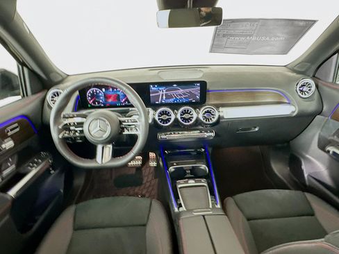Used 2026 Mercedes-Benz GLB 250 4MATIC image 28