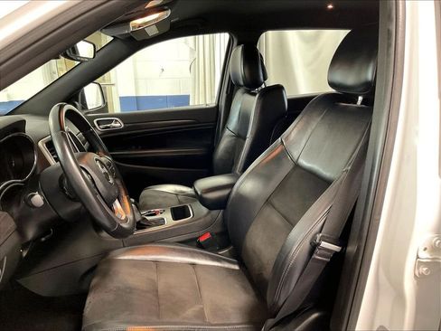 Used 2018 Jeep Grand Cherokee Altitude AWD/4WD image 10