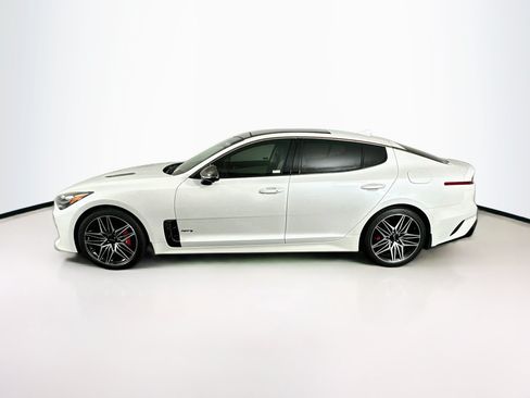 Used 2022 Kia Stinger GT2 RWD image 4