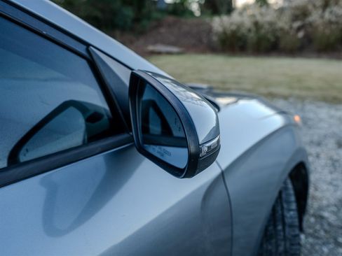 Used 2019 Hyundai Veloster Turbo image 12