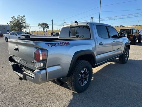 Used 2022 Toyota Tacoma TRD Off-Road w/ Technology Package AWD/4WD image 6
