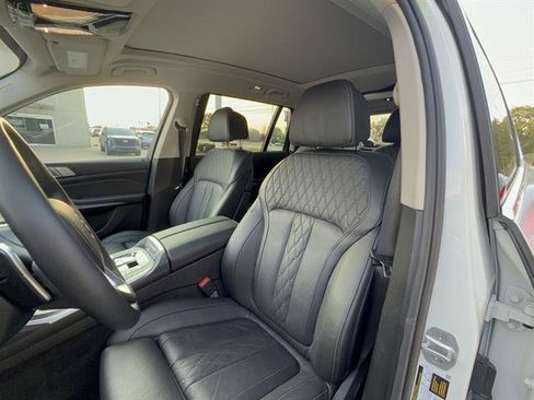 Used 2022 BMW X7 xDrive40i w/ Executive Package AWD/4WD image 13