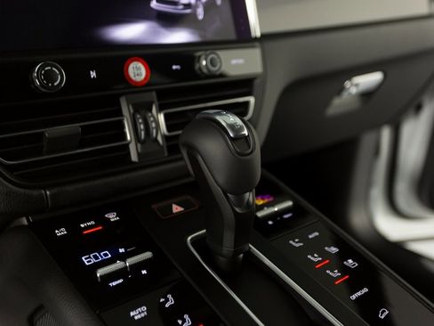 New 2026 Porsche Macan S image 23