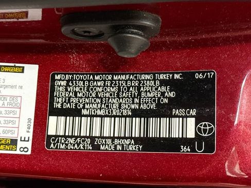 Used 2018 Toyota C-HR XLE image 31