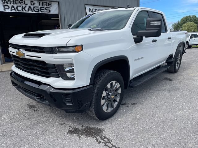 Used 2024 Chevrolet Silverado 2500 Custom w/ Custom Value Package AWD/4WD image 3