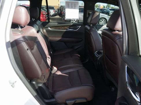 Used 2020 Cadillac XT6 Premium Luxury image 27