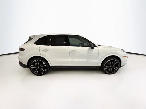 Used 2023 Porsche Cayenne Platinum Edition AWD/4WD image 7