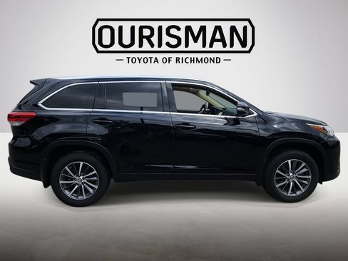 Certified 2019 Toyota Highlander XLE AWD/4WD image 8