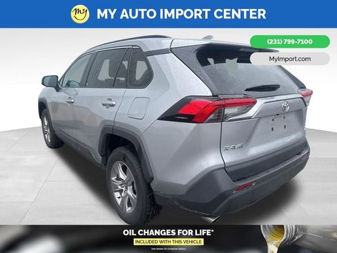 Used 2025 Toyota RAV4 XLE AWD/4WD image 3