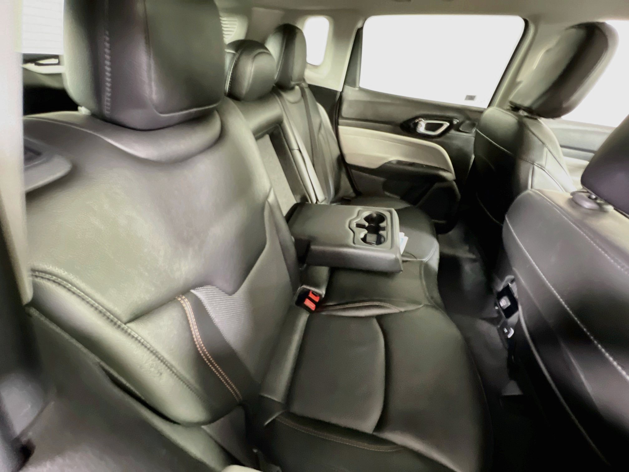 Used 2022 Jeep Compass Limited w/ Sun and Sound Group AWD/4WD image 25