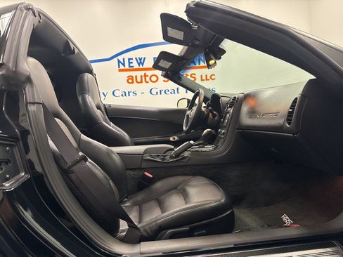 Used 2008 Chevrolet Corvette Coupe w/ Preferred Equipment Group RWD image 19