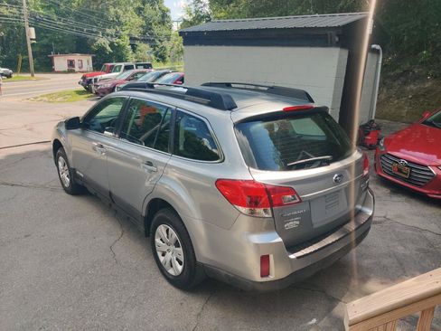 Used 2011 Subaru Outback 2.5i AWD/4WD image 4