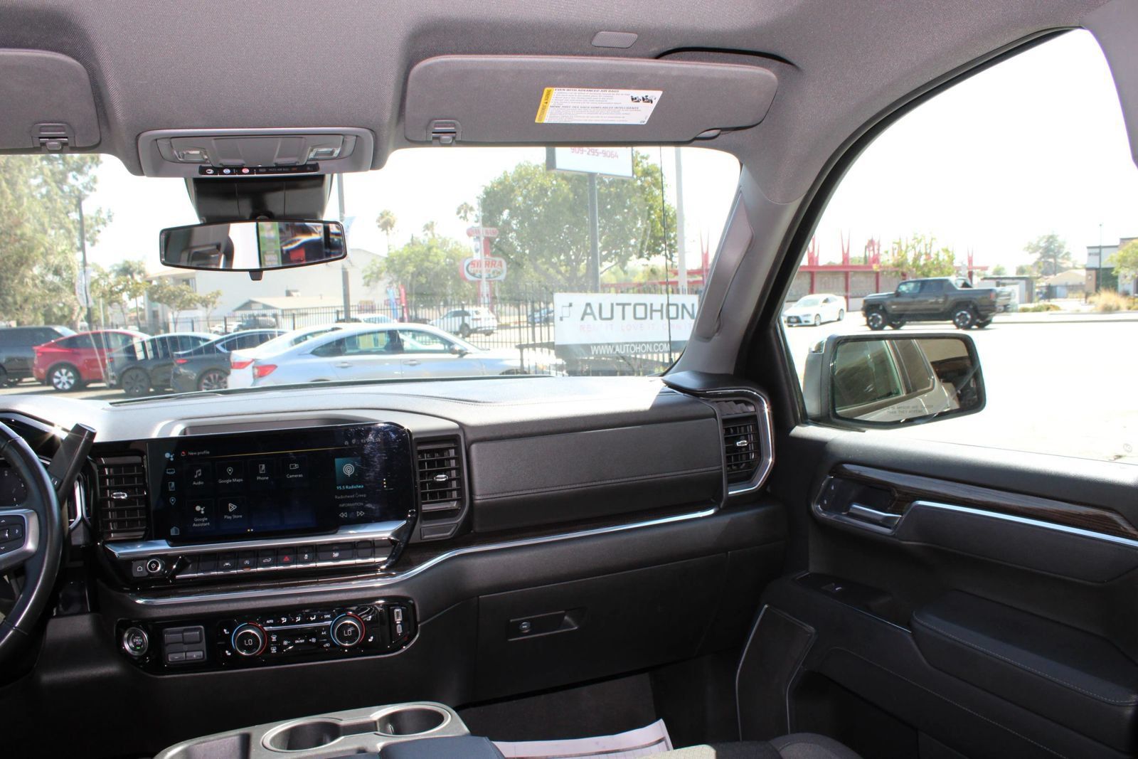 Used 2025 Chevrolet Silverado 1500 LT RWD image 28