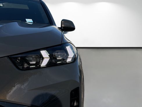 New 2026 BMW X5 xDrive40i w/ M Sport Package AWD/4WD image 9