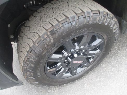 Used 2025 GMC Sierra 2500 AT4 w/ AT4 Premium Plus Package AWD/4WD image 15