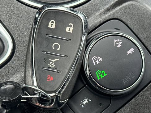 Used 2023 Chevrolet Traverse LT w/ Midnight/Sport Edition image 37