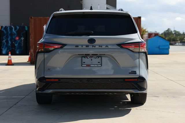 Used 2023 Toyota Sienna XSE FWD image 10