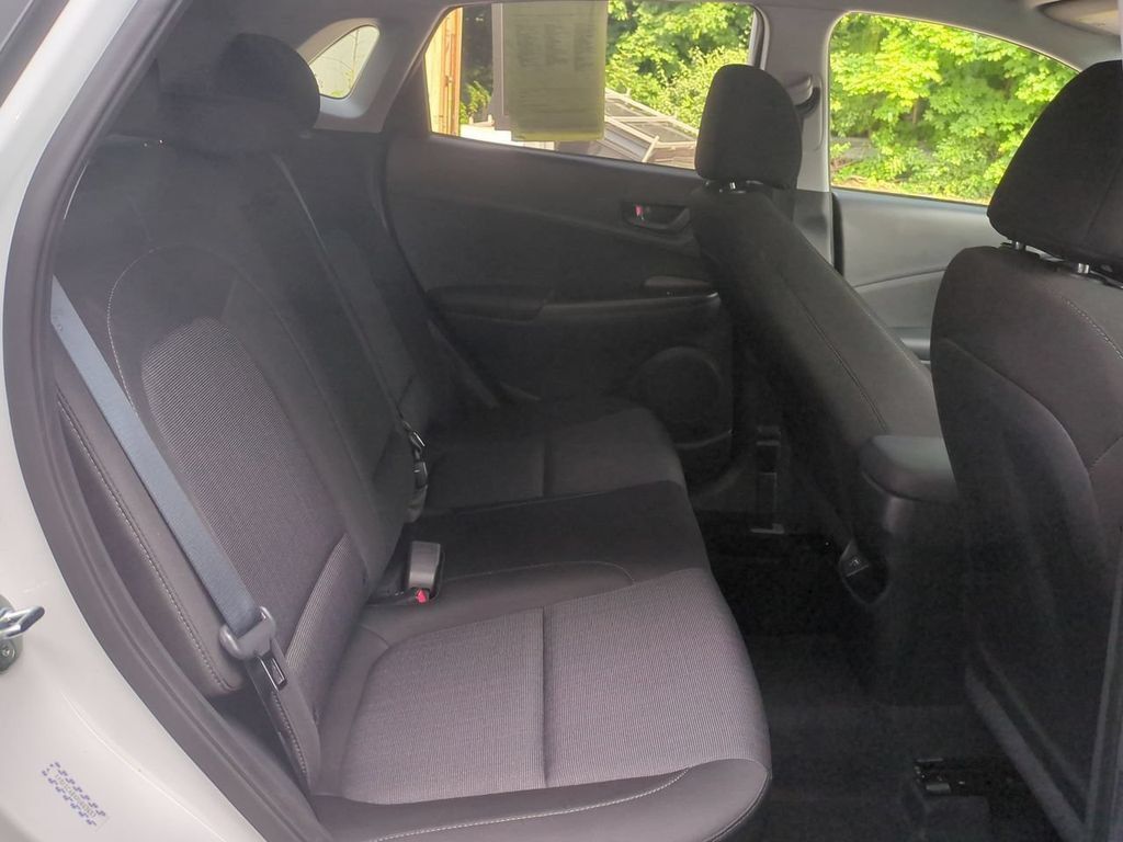 Used 2023 Hyundai Kona SEL AWD/4WD image 25