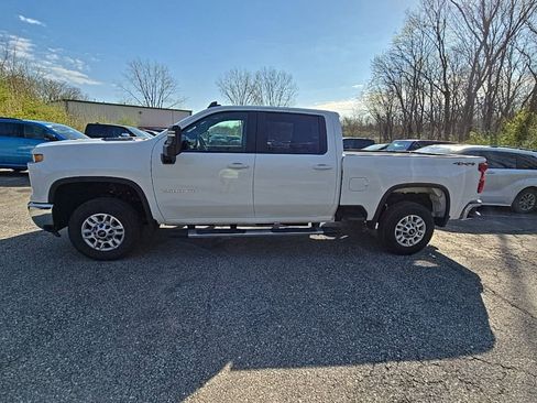 Used 2025 Chevrolet Silverado 2500 LT w/ Convenience Package image 3