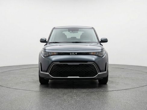 Used 2025 Kia Soul LX w/ LX Technology Package FWD image 2